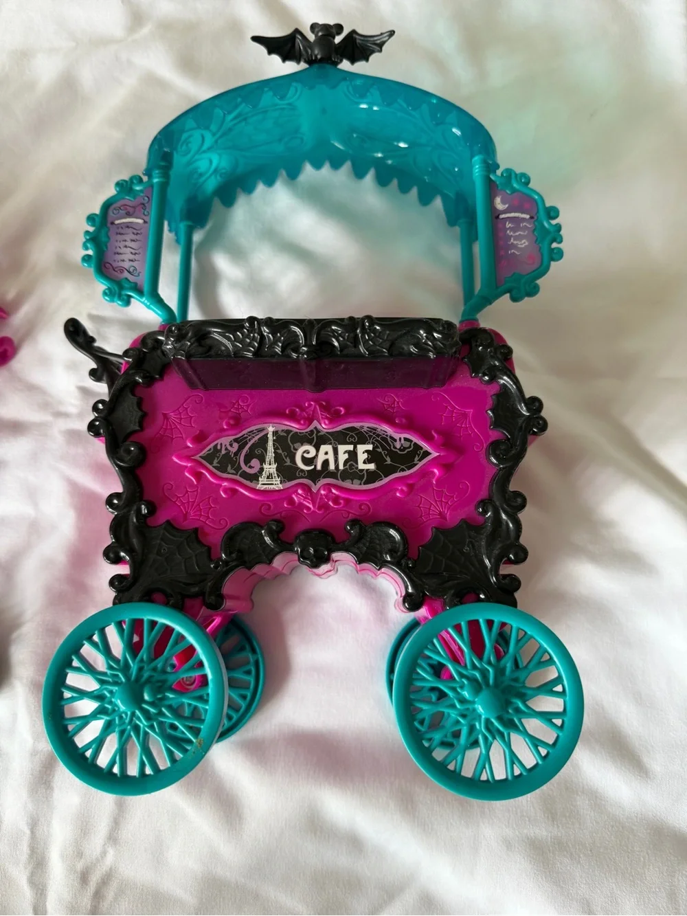 Monster High Scaris: City of Frights Café Cart Playset 2012